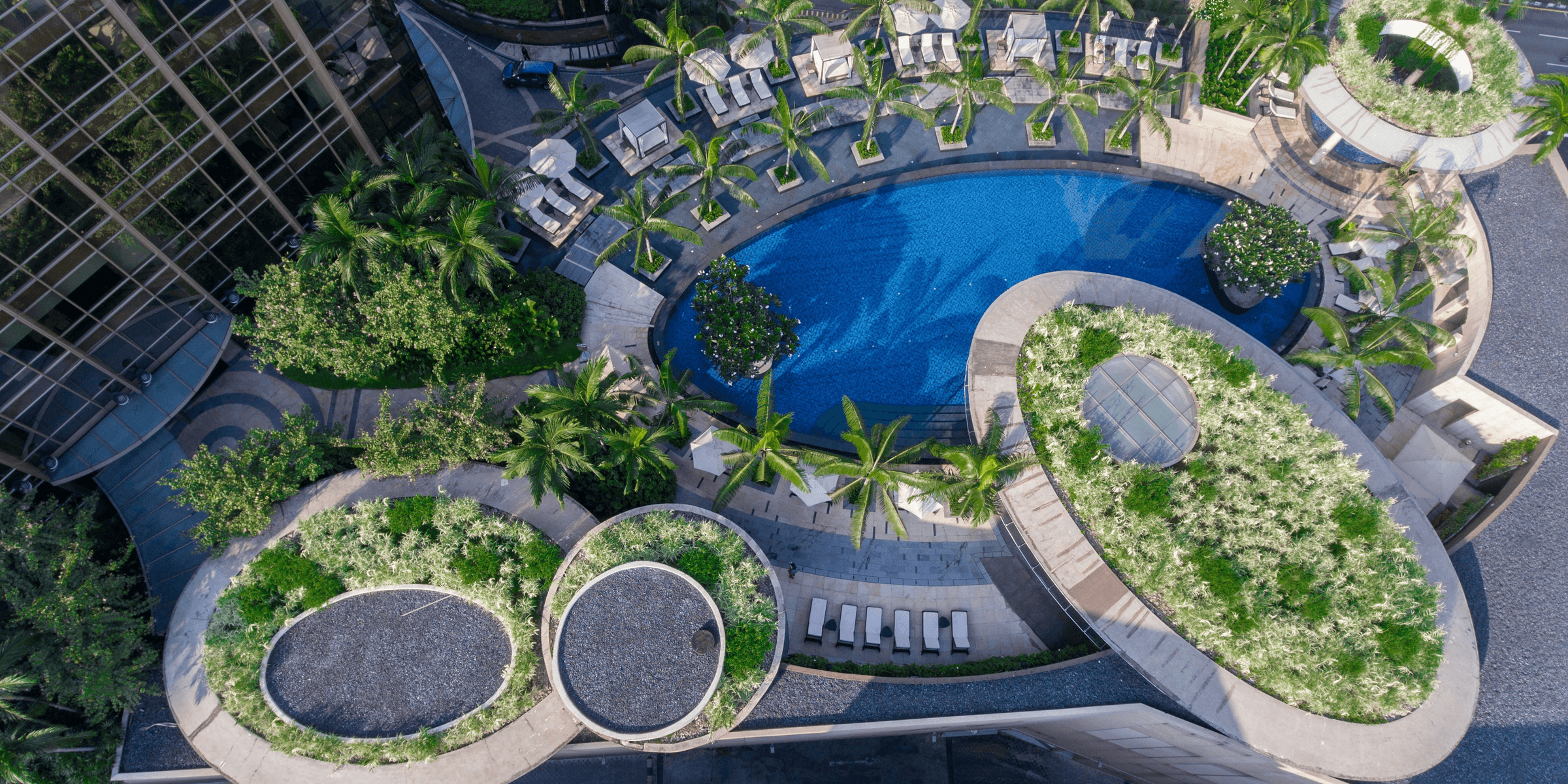 bird's eyeview of hotel resort.