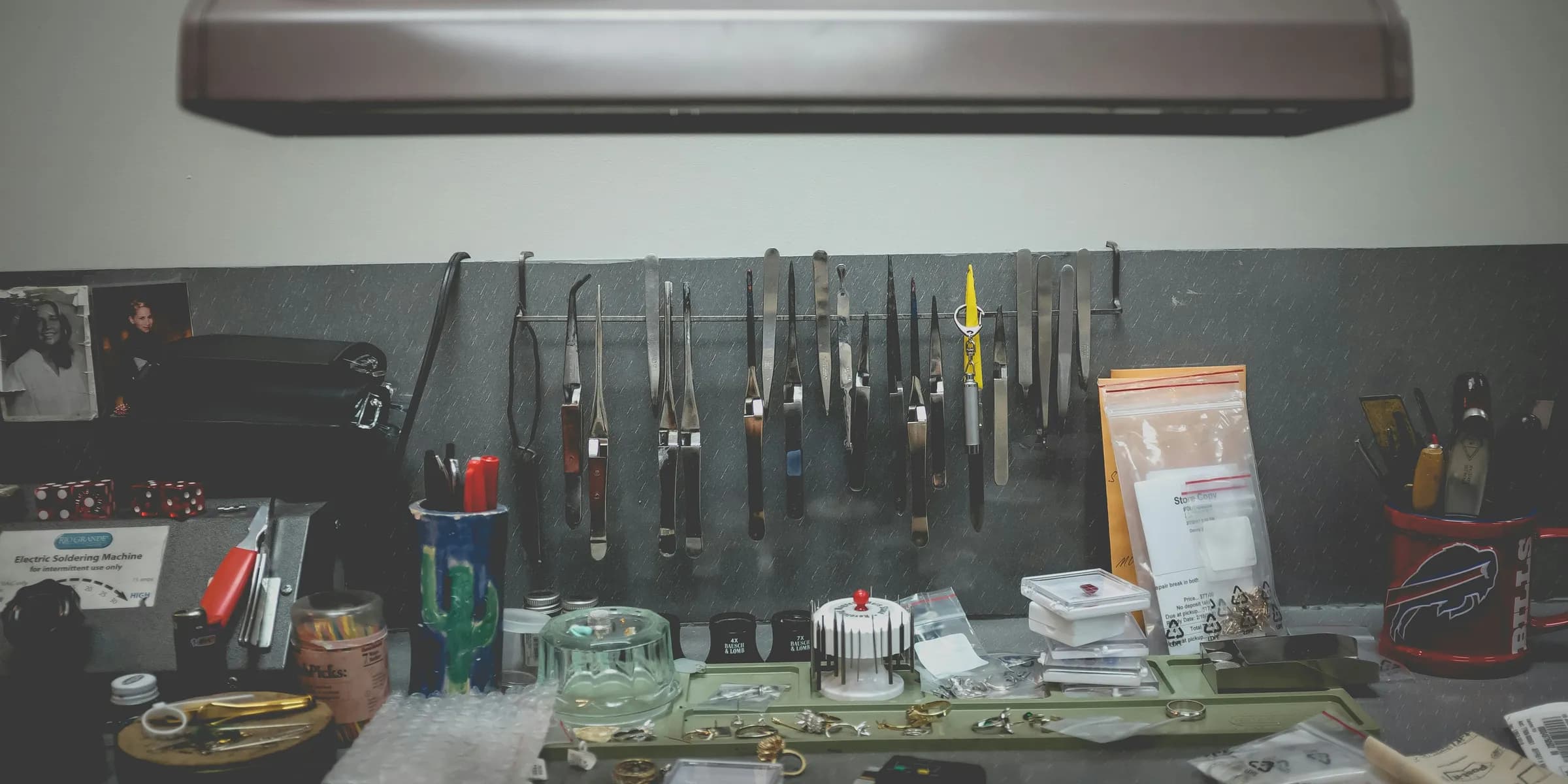 flat lay photography of kitchen utensil