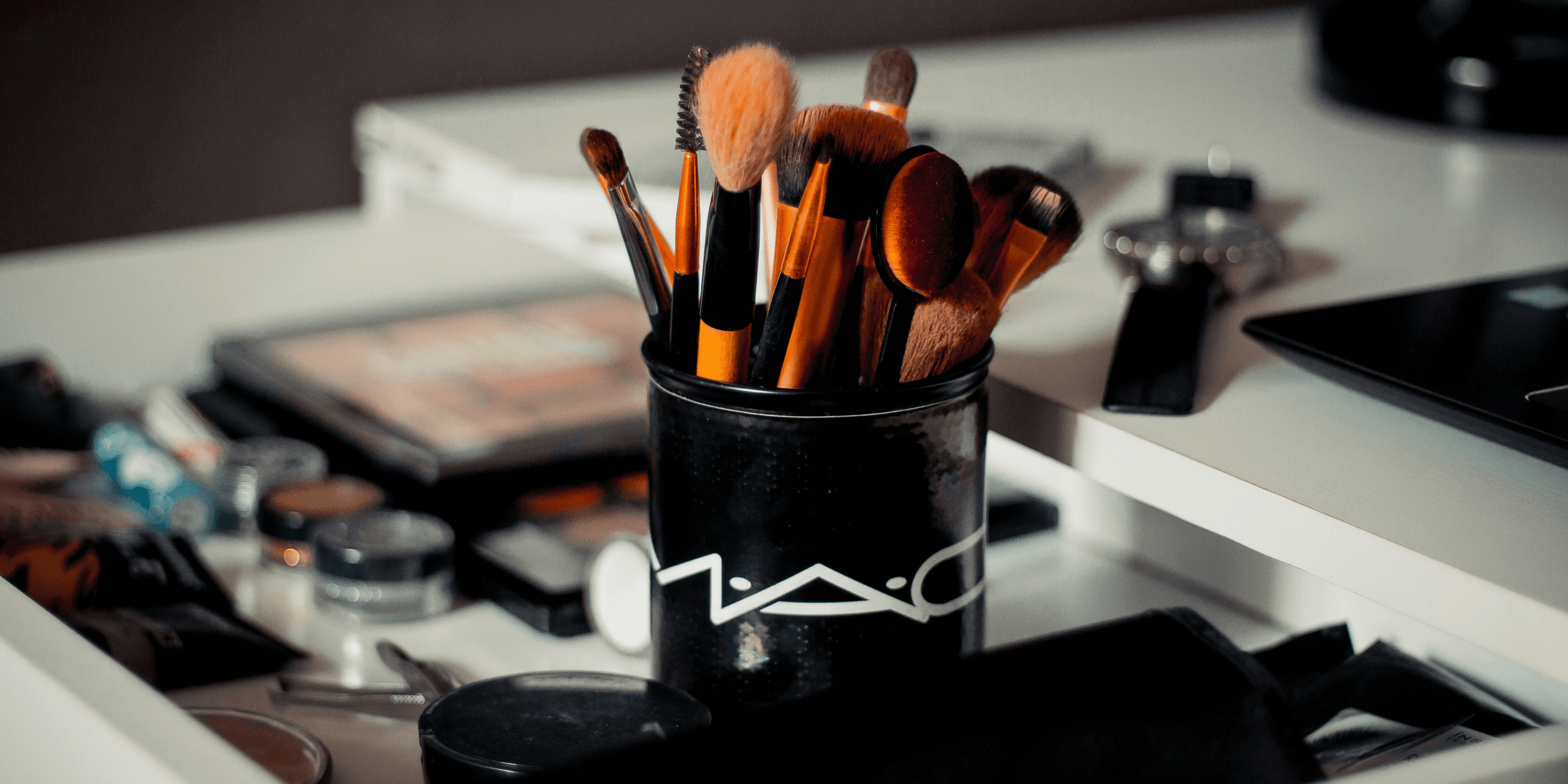 MAC makeup brush set.
