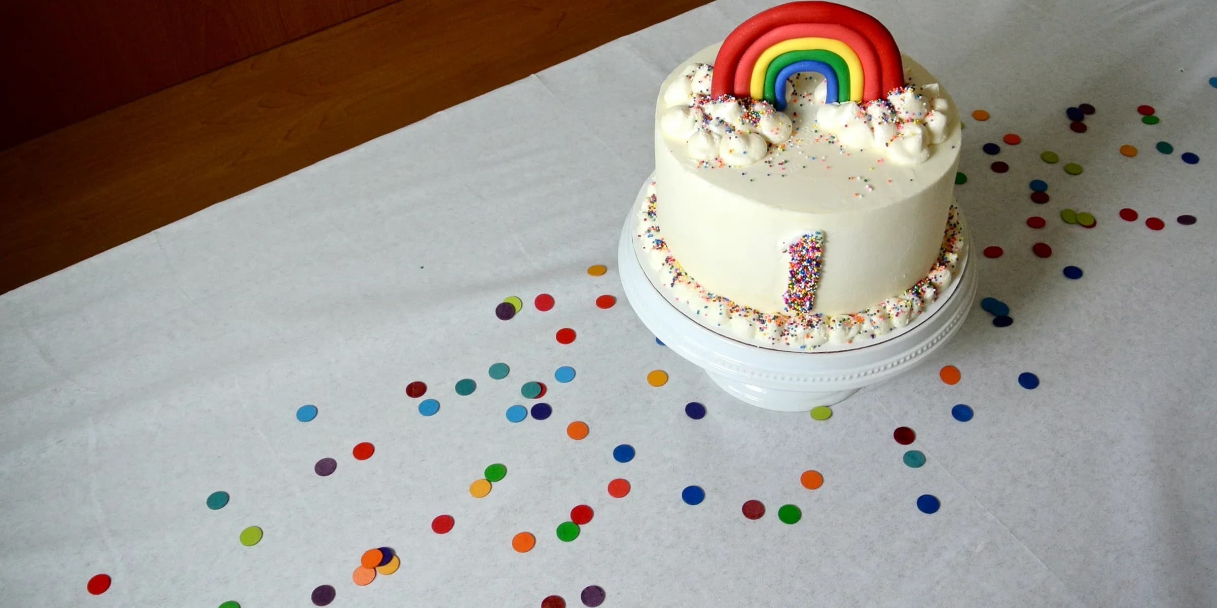 round fondant rainbow cake