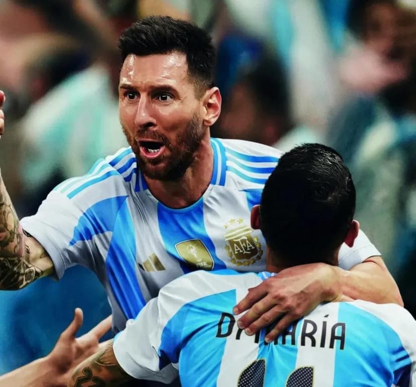 Soccer imagery featuring Argentina 24 Long Sleeve Messi